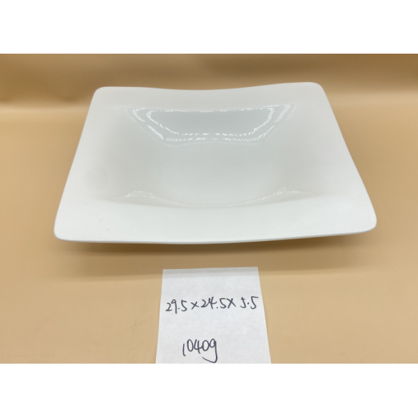 白色瓷器餐盘
【29.5*24.5*5.5CM】 单色清装 陶瓷