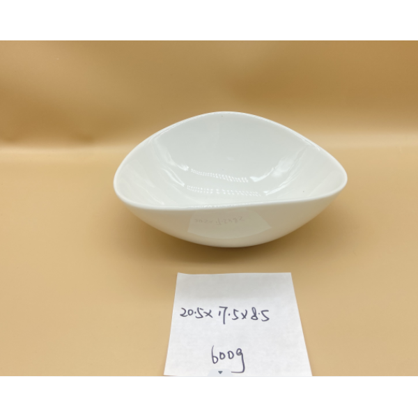 白色瓷器碗
【20.5*17.5*8.5CM】 单色清装 陶瓷