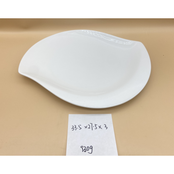 白色瓷器餐盘
【33.5*27.5*3CM】 单色清装 陶瓷