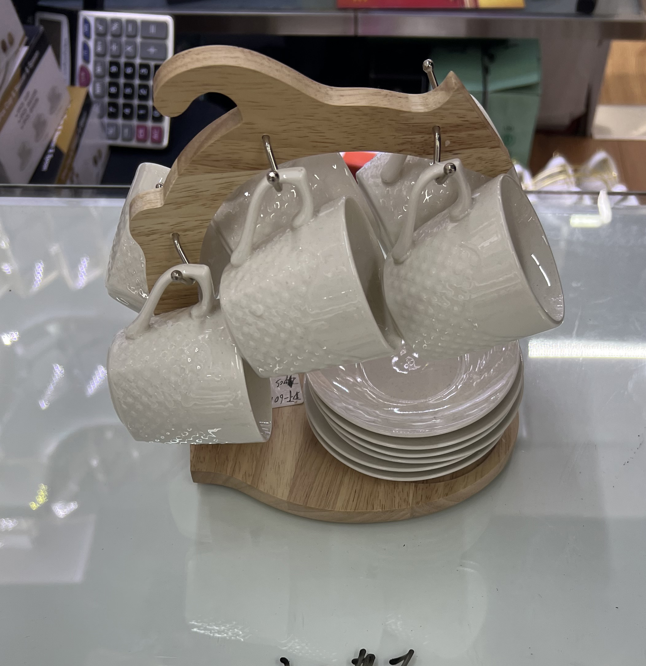 6 cups and 6 plates set