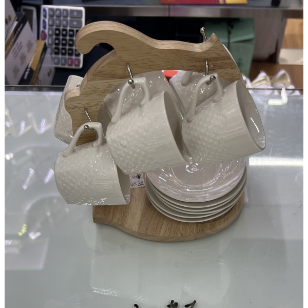 6 cups and 6 plates set