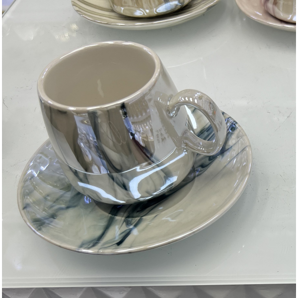 6 cups and 6 plates set