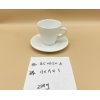 白色瓷器咖啡杯
【杯：8.5*6.5*6CM
碟：11*11*1CM】 单色清装 陶瓷