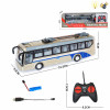 电车巴士带USB线 遥控 灯光 主体包电，遥控器不包电 塑料